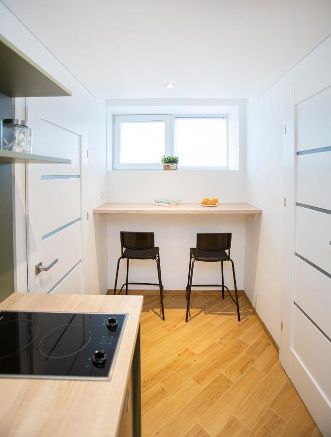 Groundfloor Apartment On The Green Hill Каунас Екстериор снимка
